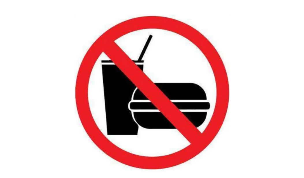 观演时如果喝水,吃零食的话,很容易会影响到演员演出和附近观众观演.